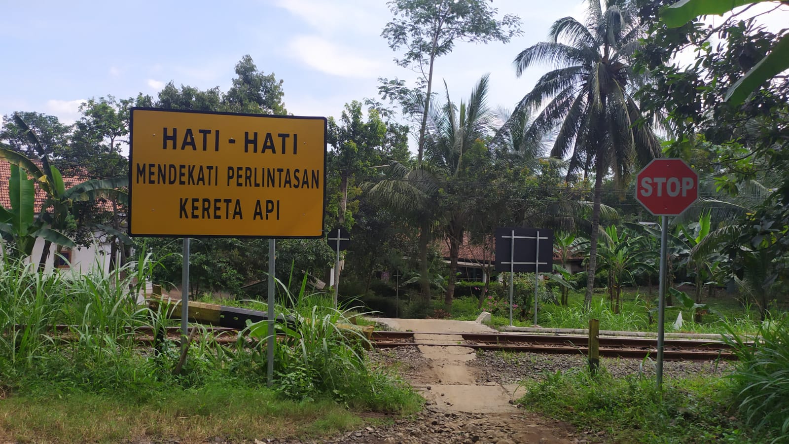 Foto Rambu Larangan Stop