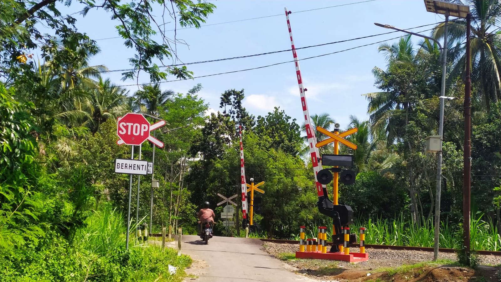 Foto Rambu Larangan Stop