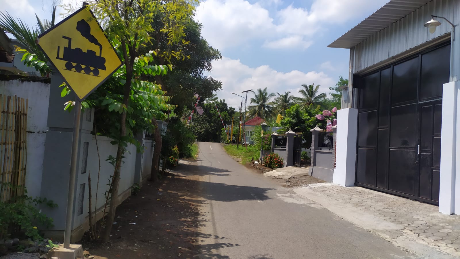 Foto Rambu Tanpa Pintu